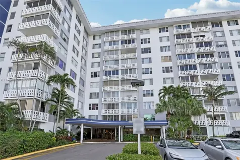 4350 Hillcrest Drive Hollywood FL 33021