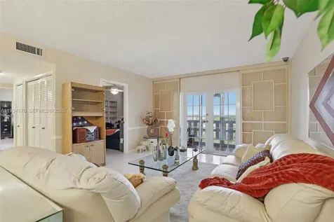 4350 Hillcrest Drive Hollywood FL 33021