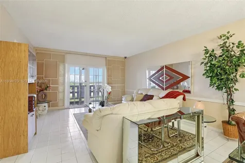 4350 Hillcrest Drive Hollywood FL 33021