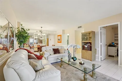 4350 Hillcrest Drive Hollywood FL 33021