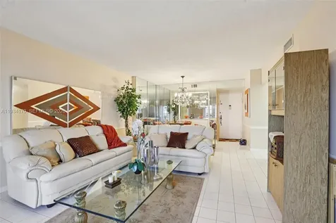 4350 Hillcrest Drive Hollywood FL 33021
