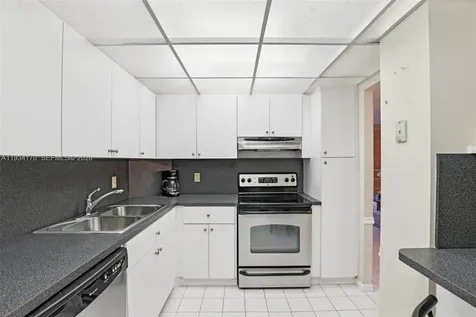 4350 Hillcrest Drive Hollywood FL 33021