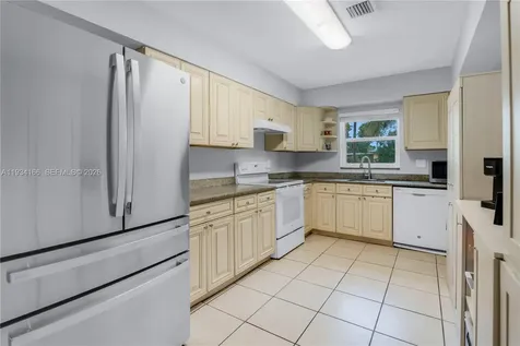 312 NW 35th Street Oakland Park FL 33309
