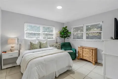 312 NW 35th Street Oakland Park FL 33309