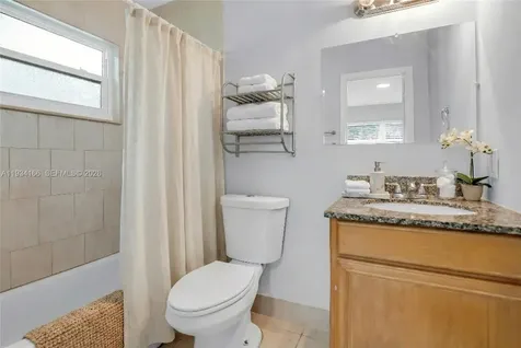 312 NW 35th Street Oakland Park FL 33309
