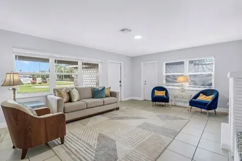 312 NW 35th Street Oakland Park FL 33309