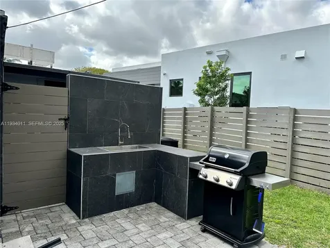513 NW 30th Street Wilton Manors FL 33311