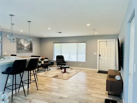 513 NW 30th Street Wilton Manors FL 33311