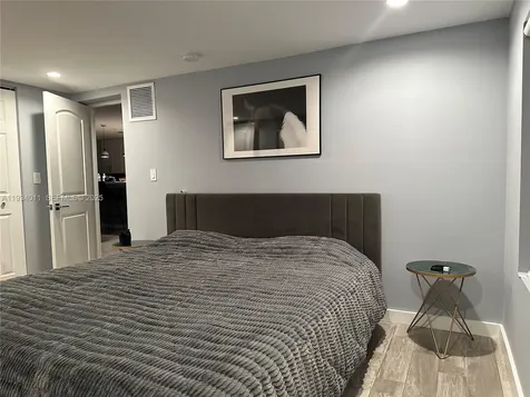513 NW 30th Street Wilton Manors FL 33311