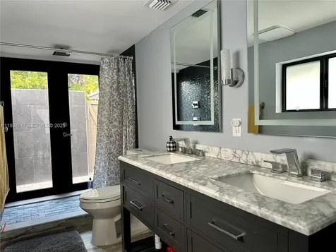 513 NW 30th Street Wilton Manors FL 33311