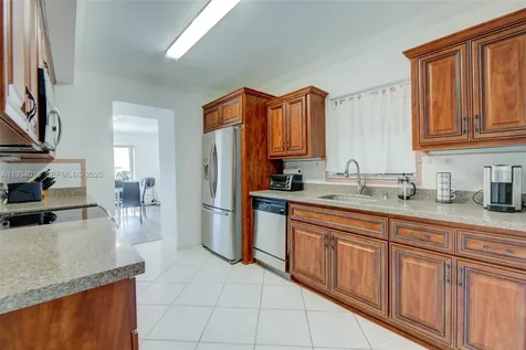 Bay Harbor Islands FL 33154