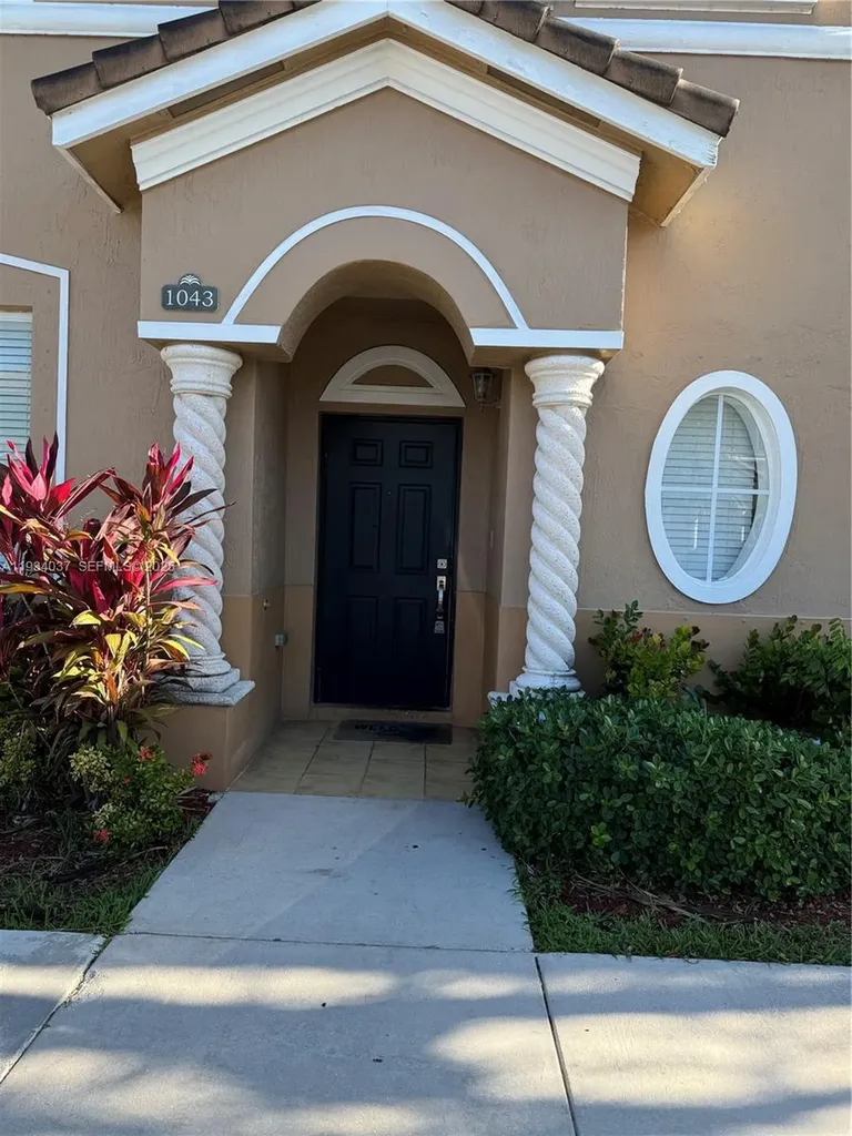 1043 SE 23rd Avenue Homestead FL 33035