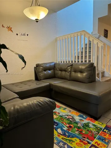 1043 SE 23rd Avenue Homestead FL 33035