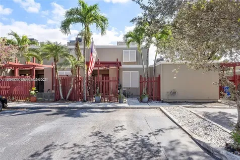 1281 W Fairway Road Pembroke Pines FL 33026