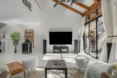 1281 W Fairway Road Pembroke Pines FL 33026