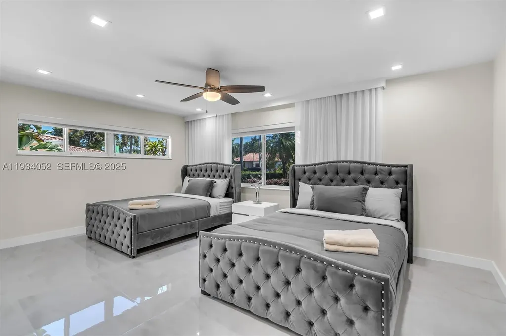 1045 Hollywood Boulevard Hollywood FL 33019