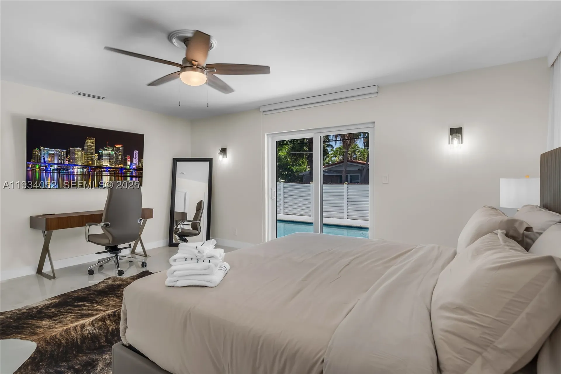 1045 Hollywood Boulevard Hollywood FL 33019