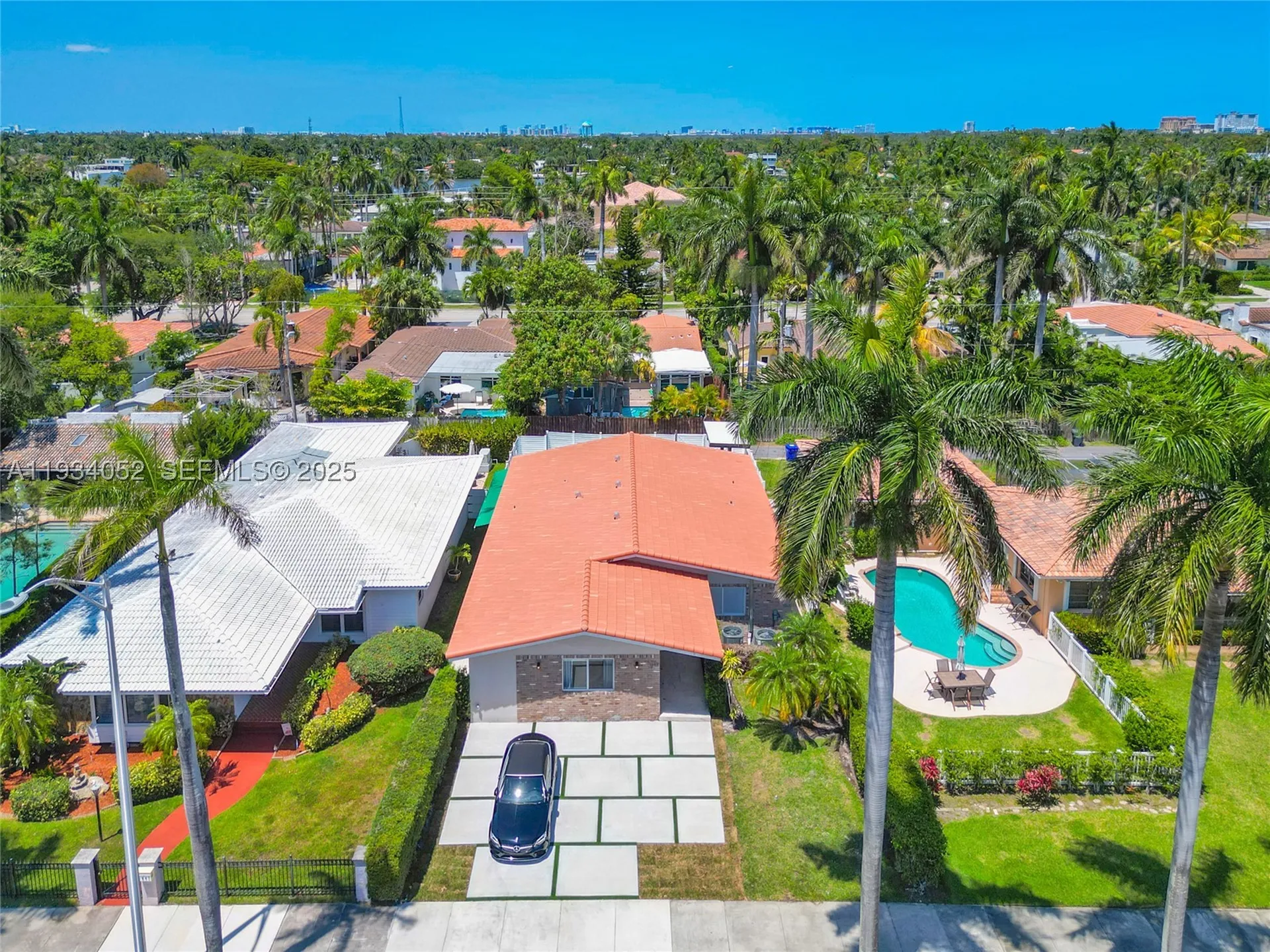 1045 Hollywood Boulevard Hollywood FL 33019