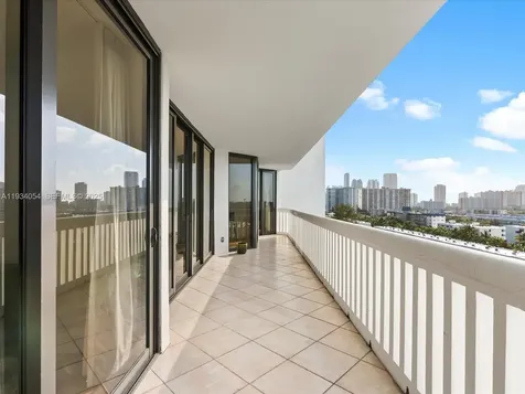 2000 Island Boulevard Aventura FL 33160