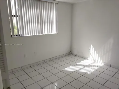 1623 Collins Avenue Miami Beach FL 33139