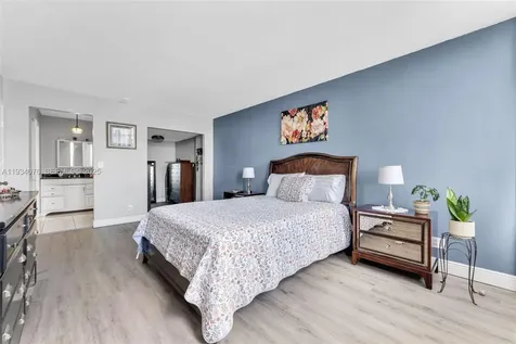 2025 NE 164th Street North Miami Beach FL 33162