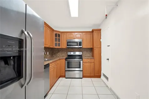 400 Kings Point Drive Sunny Isles Beach FL 33160