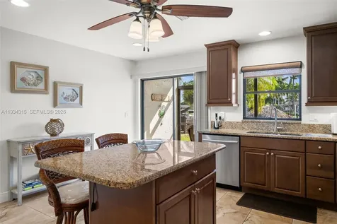 4803 SW Santa Barbara Court Cape Coral FL 33914