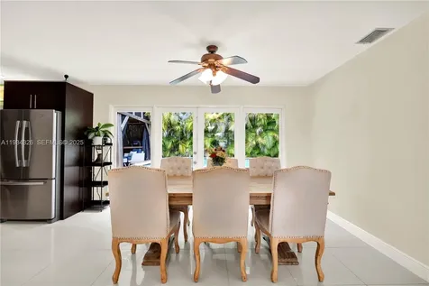 7135 SW 19th Terrace Miami FL 33155