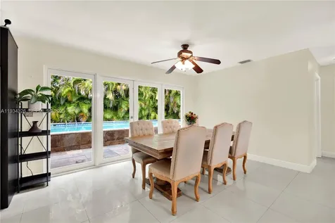 7135 SW 19th Terrace Miami FL 33155