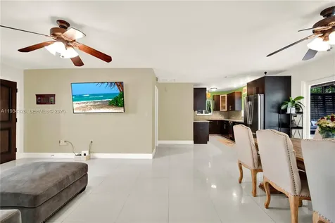 7135 SW 19th Terrace Miami FL 33155