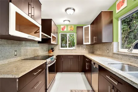 7135 SW 19th Terrace Miami FL 33155