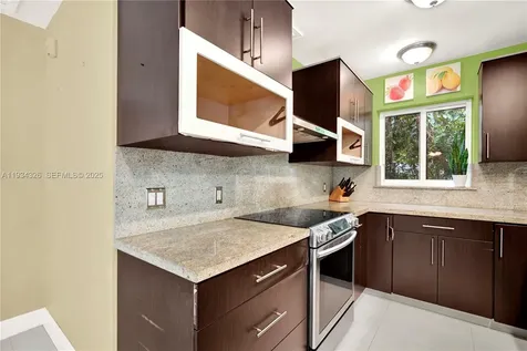 7135 SW 19th Terrace Miami FL 33155