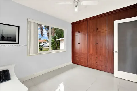 7135 SW 19th Terrace Miami FL 33155