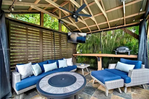 7135 SW 19th Terrace Miami FL 33155