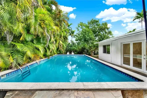 7135 SW 19th Terrace Miami FL 33155