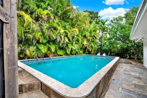 7135 SW 19th Terrace Miami FL 33155