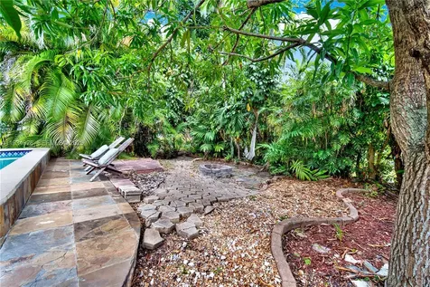 7135 SW 19th Terrace Miami FL 33155