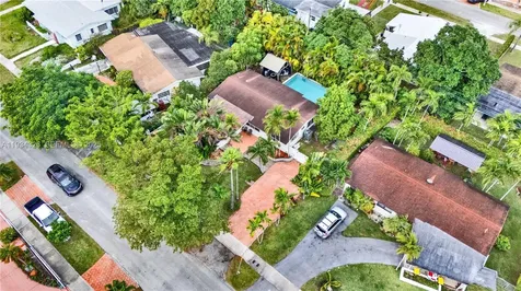 7135 SW 19th Terrace Miami FL 33155