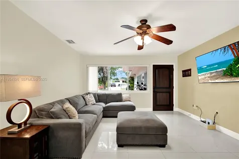 7135 SW 19th Terrace Miami FL 33155