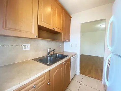 2185 NE 123rd Street North Miami FL 33181