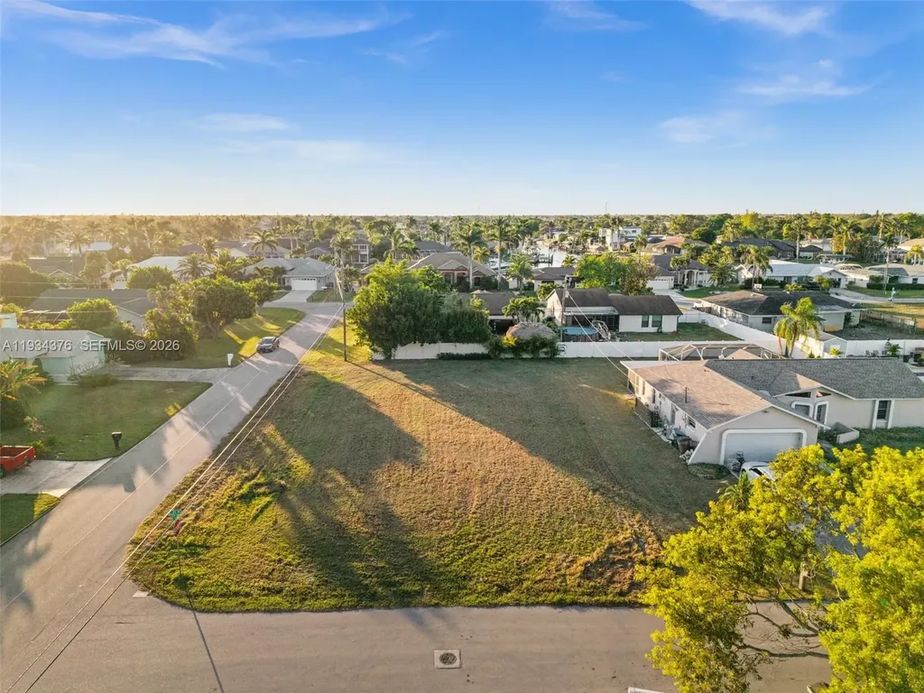 1236 SE 21st Place Cape Coral FL 33990