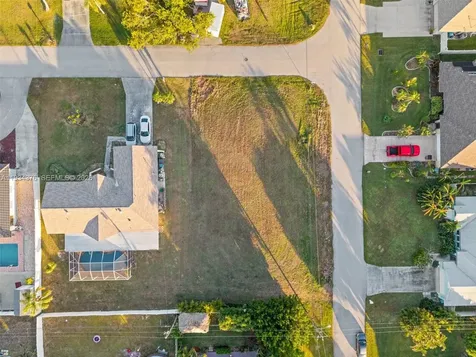 1236 SE 21st Place Cape Coral FL 33990