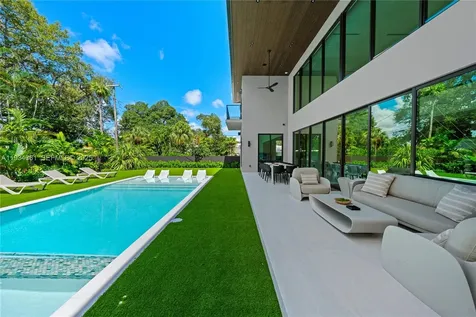 19900 NE 21st Court Miami FL 33179
