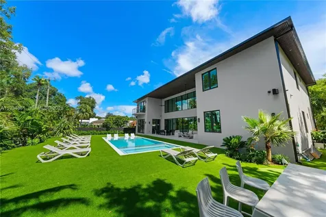 19900 NE 21st Court Miami FL 33179