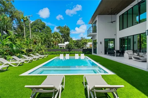 19900 NE 21st Court Miami FL 33179