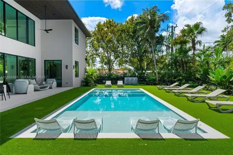 19900 NE 21st Court Miami FL 33179