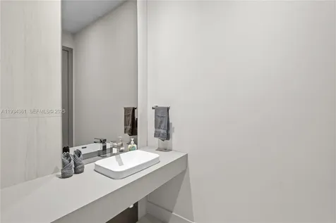 19900 NE 21st Court Miami FL 33179