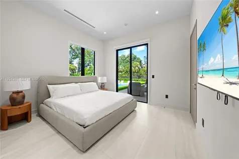 19900 NE 21st Court Miami FL 33179