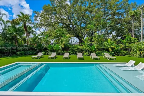 19900 NE 21st Court Miami FL 33179