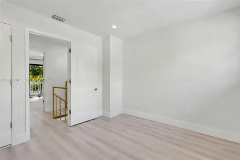 523 NE 38th Street Miami FL 33137